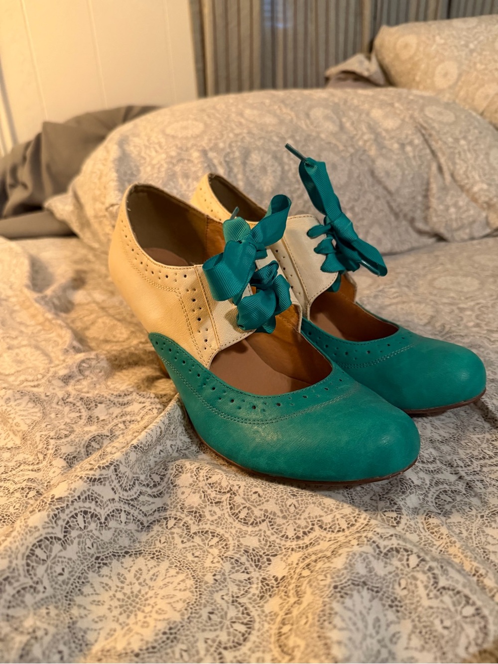 Chelsea crew Teal and Cream Women's Two-Tone Lace-Up Heels retro